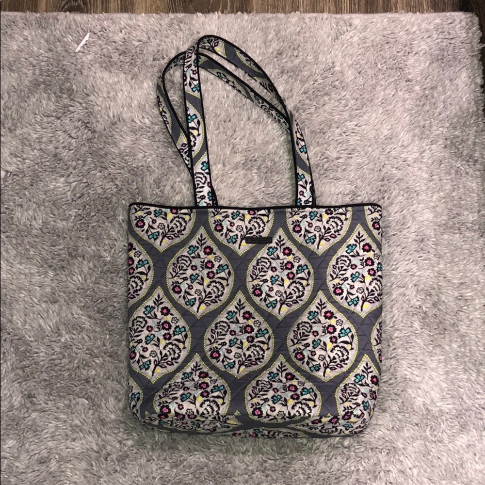 VERA BRADLEY TOTE BAG
